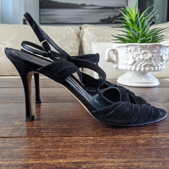 Manolo Blahnik Suede T-Strap Sandals Heels - Picture 3 of 13